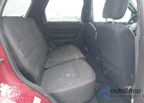 2011 Ford Escape Xlt z USA, uszkodzony, nr VIN 1FMCU9D72BKC05271